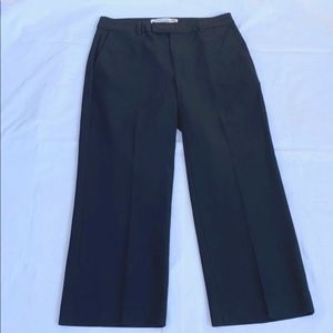 3/$25 Women’s Old Navy cropped pants size 4